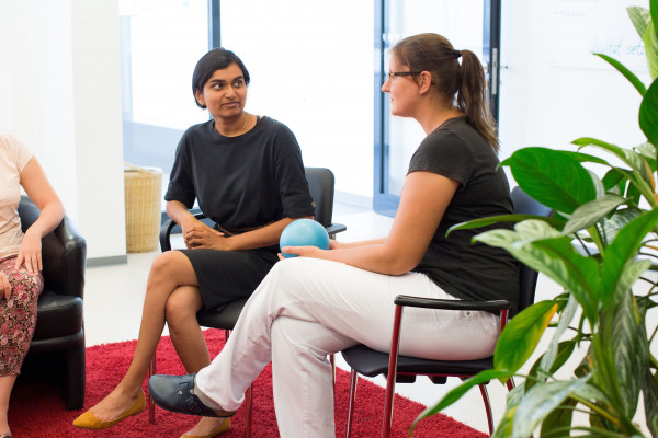 Unsere Fachärzte für Psychiatrie und Psychotherapie führen mit den Patienten entlastende Krisengespräche